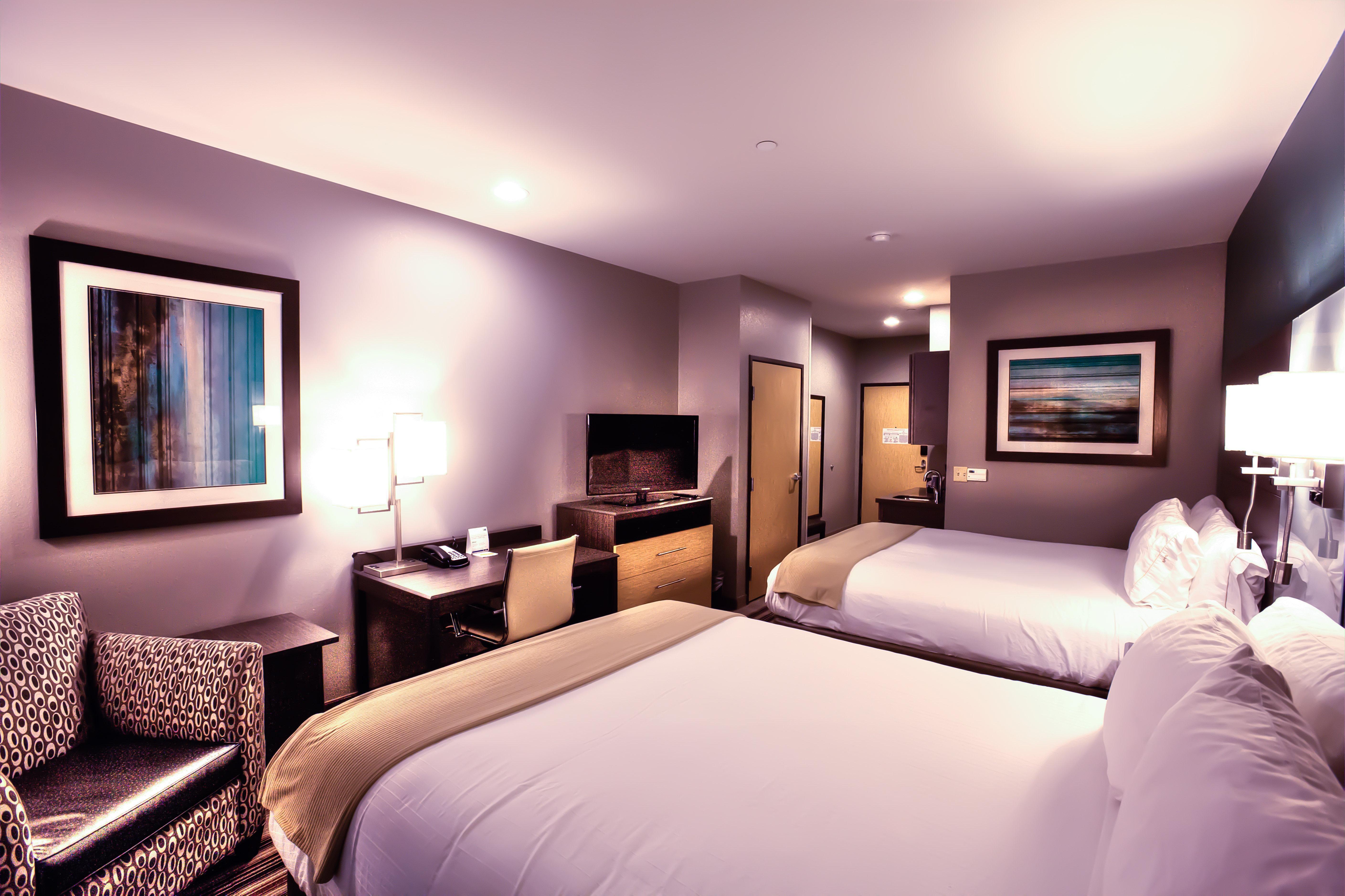Hotel Holiday Express & West By Ihg 3*